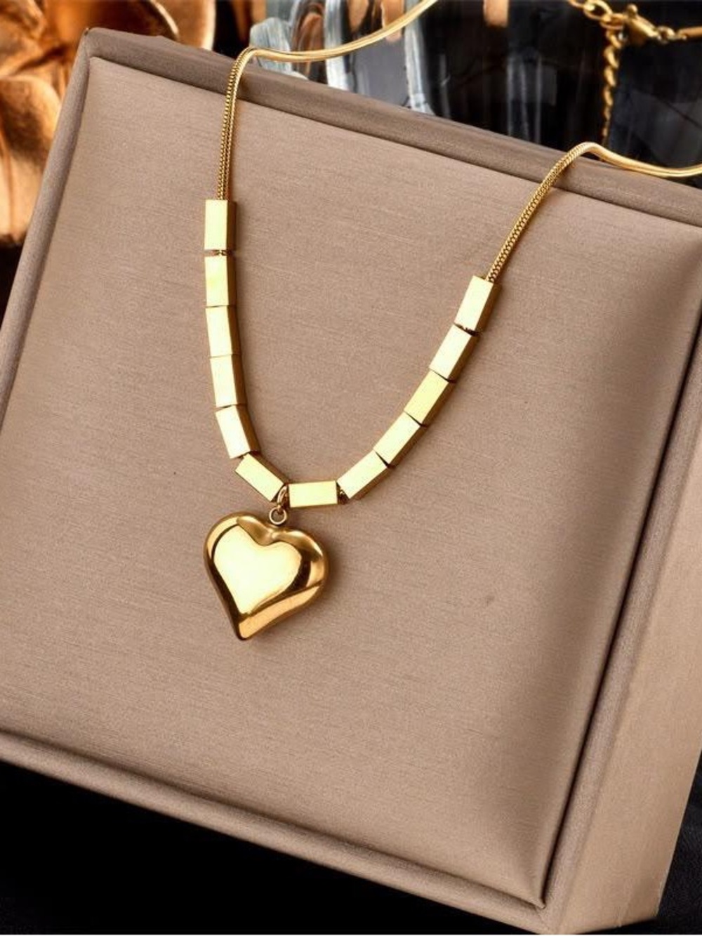 Gold Heart Pendant Necklace - Elegant Women’s Jewelry